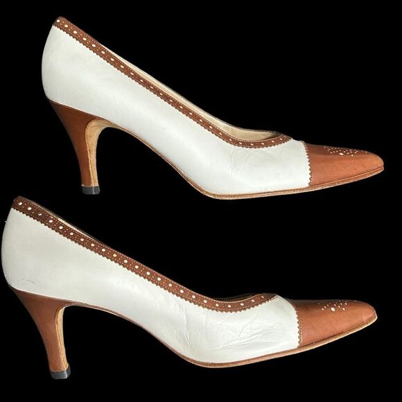 Bally Diandra White Leather pump with brown Cap Toe and broguing detail size 8 N - Picture 10 of 16